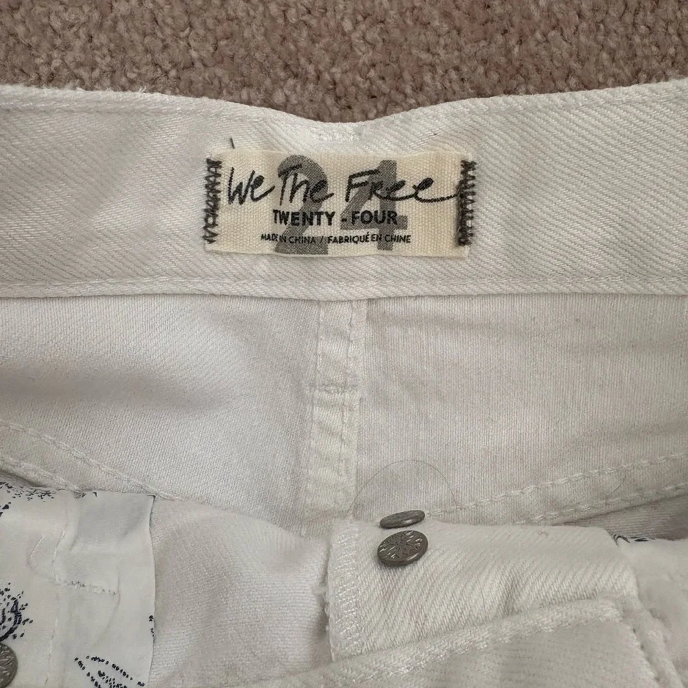 Free People We The Free White Denim Shorts 24 - Picture 2 of 3